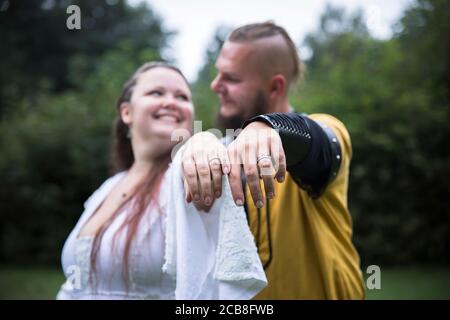 mariage viking, tournage en couple, mariage celtique, cérémonie non traditionnelle, la meilleure photo Banque D'Images