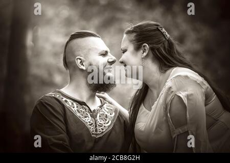 mariage viking, tournage en couple, mariage celtique, cérémonie non traditionnelle, la meilleure photo Banque D'Images