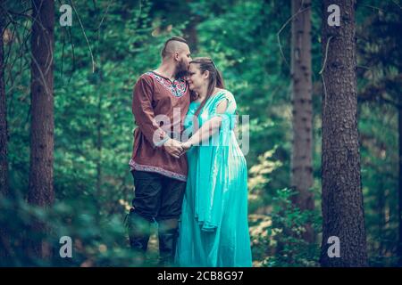 mariage viking, tournage en couple, mariage celtique, cérémonie non traditionnelle, la meilleure photo Banque D'Images