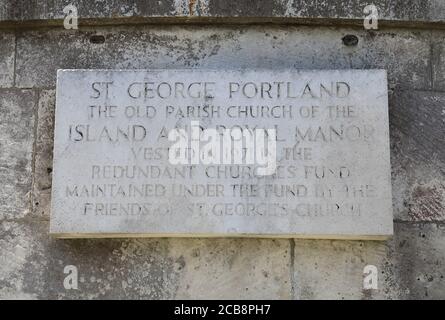 Église paroissiale de St George sur l'île de Portland, maintenant redondante mais une vaste, magnifique église du XVIIIe siècle sur le sentier touristique, à Dorset, Royaume-Uni Banque D'Images