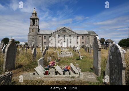 Église paroissiale de St George sur l'île de Portland, maintenant redondante mais une vaste, magnifique église du XVIIIe siècle sur le sentier touristique, à Dorset, Royaume-Uni Banque D'Images