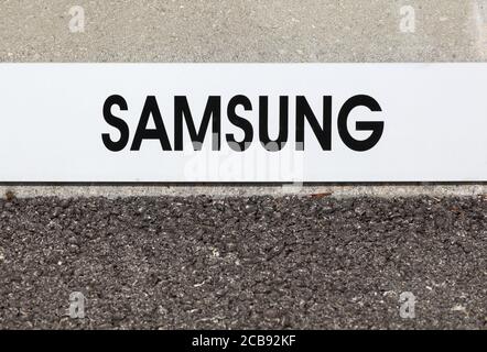 Saint Priest, France - 16 mai 2020 : signe Samsung sur un panneau. Samsung est une société multinationale sud-coréenne de conglomérat Banque D'Images