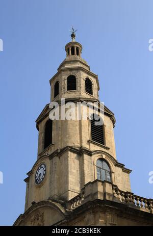 La tour de l'ancienne église Saint-Nicolas à Worcester, Worcestershire, Angleterre, Royaume-Uni. Banque D'Images