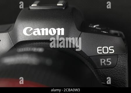 Tout nouvel appareil photo numérique sans miroir Canon R5 gros plan Banque D'Images