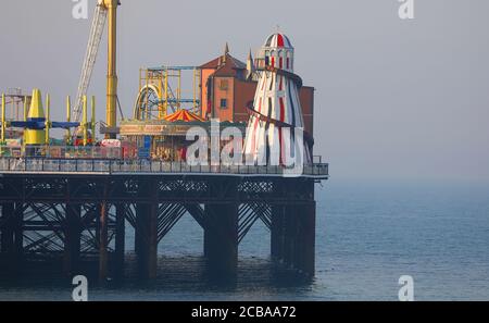 Le Helter Skelter au bout de Brighton Palace Pier. Banque D'Images