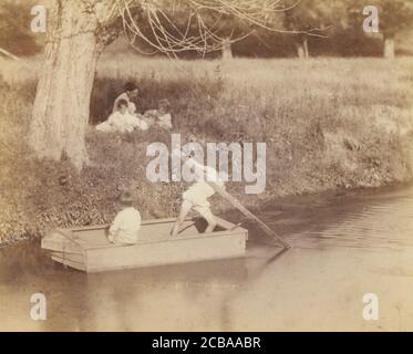 Deux garçons jouant à The Creek, le 4 juillet 1883, 1883. Banque D'Images