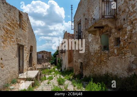 La città fantasma di Poggioreale Une ville fantôme de poggioreale, dopo il terremeto, Trapani, Sicilia, Italia Banque D'Images