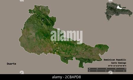 Forme de Duarte, province de la République dominicaine, avec sa capitale isolée sur fond solide. Échelle de distance, aperçu de la région et libellés. Satellite i Banque D'Images