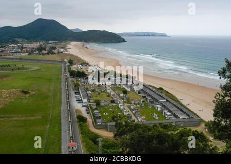 Vue panoramique sur la plage de Berria depuis Monte Buciero Banque D'Images