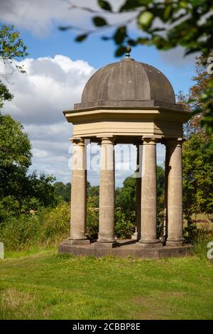 Temple, jardins, Doddington Hall, dépôt arrière, photographie, mariages, jardins clos, haies, aménagement paysager, jardins formels, Elizabethan, jardin de bois Banque D'Images