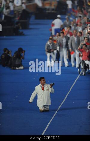 Beijing, Chine 6 septembre 2008 : officiel du Mexique aux cérémonies d'ouverture des Jeux paralympiques de Beijing au stade national chinois, connu sous le nom de « Nid d'oiseau ». ©Bob Daemmrich Banque D'Images