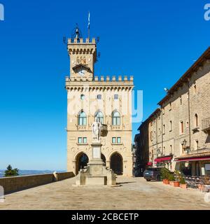 L'Hôtel de ville de Saint-Marin (Palazzo pati) sur la place Piazza della Liberta, la République de Saint-Marin Banque D'Images