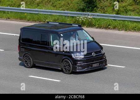 2019 VW Volkswagen transporter T28 H-Line TD; véhicules mobiles, voitures mobiles conduite sur les routes du Royaume-Uni, moteurs, conduite sur le réseau d'autoroute M6. Banque D'Images