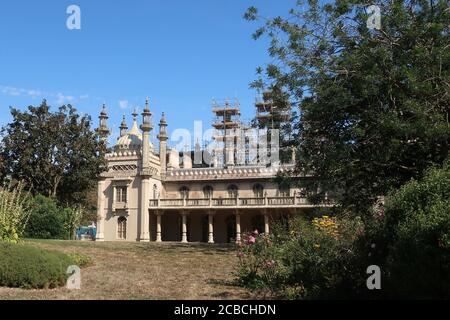 Brighton, Royaume-Uni - 10 août 2020 : Pavillon et jardins. Banque D'Images