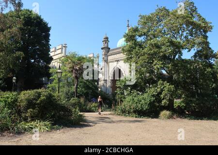 Brighton, Royaume-Uni - 10 août 2020 : Pavillon et jardins. Banque D'Images