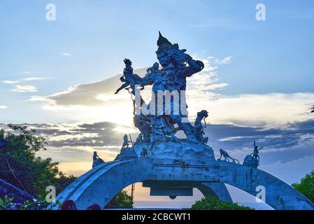 Temple d'Uluwatu Balinais: Pura Luhur Uluwatu est un temple de mer hindou balinais Pura Segara situé à Uluwatu Sud Kuta, Badung. Le temple est considéré comme un Banque D'Images