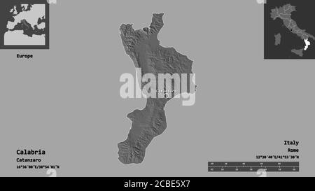 Forme de la Calabre, région de l'Italie, et sa capitale. Echelle de distance, aperçus et étiquettes. Carte d'élévation à deux niveaux. Rendu 3D Banque D'Images