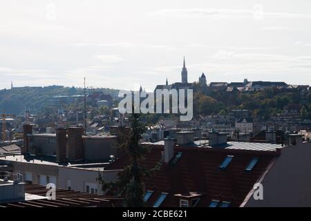 Budapest, Hongrie - 24 octobre 2017 : toits et maisons à Budapest, Hongrie. Banque D'Images