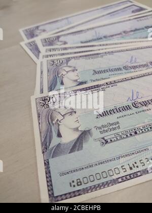 Une pile de Traveler's Check America Express Banque D'Images