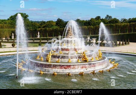 Vue aérienne de la fontaine Latona dans les jardins de Versailles - France Banque D'Images