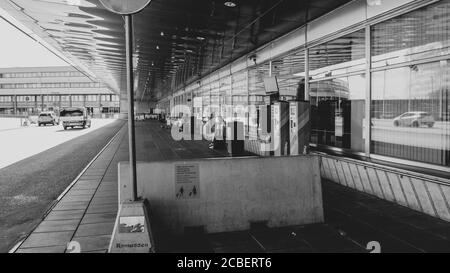 Gare routière du terminal Arlanda devant l'aéroport suédois de Stockholm Arlanda Banque D'Images