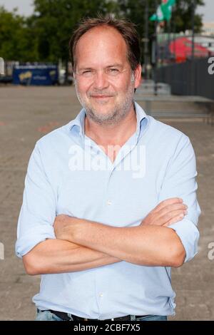 Rotterdam, pays-Bas. 13 août 2020. ROTTERDAM, 13-08-2020 Michel van Egmond, journaliste sportif préparant un VI (Voetbal International) podcast Credit: Pro Shots/Alamy Live News Banque D'Images