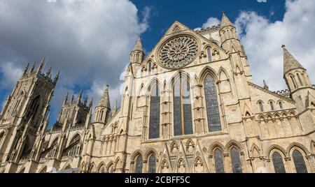 La Rose Window, York Minster dans la ville de York, Yorkshire, Angleterre. Banque D'Images