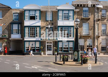 Swan Hotel Southwold, vue en été de l'hôtel Swan à Southwold High Street, Suffolk, East Anglia, Angleterre, Royaume-Uni Banque D'Images