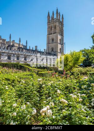 Magdalene Tower, Rose Garden, Oxford, Oxfordshire, Angleterre, Royaume-Uni, GB. Banque D'Images