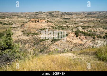 Surplombant les badlands du parc national Theodore Roosevelt au nord Dakota Banque D'Images