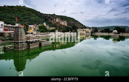 Vue sur le lac Nawal Sagar dans la ville de Bundi à Rajasthan, Inde. Banque D'Images