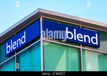 Logo de mélange sur la façade HQ. Blend est une société de technologie de la Silicon Valley qui transforme l'écosystème de prêts aux consommateurs - San Francisco, Californie, États-Unis - 2 Banque D'Images