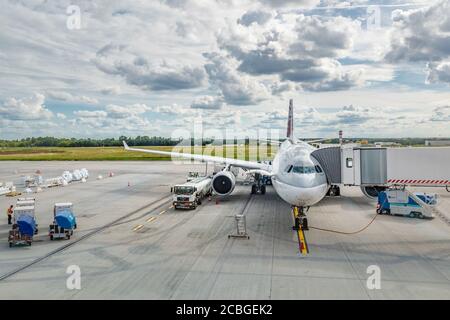 21.05.2019 - Budapest, Hongrie: Avion de Qatar Airways. L'équipage de l'aéroport prépare l'avion international pour le départ. Banque D'Images