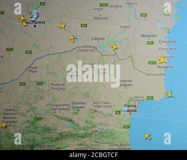 Trafic aérien au-dessus de la Bulgarie et de la Roumanie (11 août 2020, UTC 12.08), sur Internet avec le site Flightracar 24, pendant la pandémie du coronavirus Banque D'Images