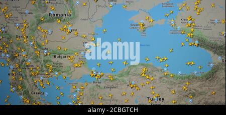 Trafic aérien au-dessus de la Serbie, de la Bulgarie et de la Roumanie (11 août 2020, UTC 12.08), sur Internet avec le site Flightracar 24, pendant la pandémie du coronavirus Banque D'Images