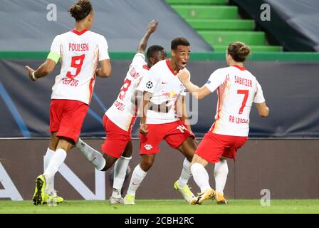 FIROO Champions League Lisbonne, 13 août 2020, football, UEFA Champions League, quart de finale, RB Leipzig - Atletico Madrid sur la photo: Leipzig goaljubel après le 2: 1 par Tyler Adams (14, RB Leipzig) les règlements de l'UEFA interdisent toute utilisation de photographies comme séquences d'images et/ou quasi-vidéo, uniquement à des fins journalistiques! Réservé à un usage éditorial ! POINT PHOTO/Dimanche/Poolfoto/via/firosportphoto. | utilisation dans le monde entier Banque D'Images