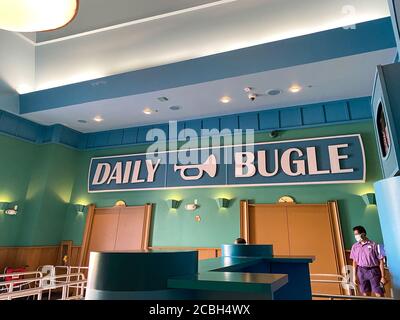 Orlando,FL/USA- 6/13/20: Le panneau Daily Bugle dans le hall de la promenade Spiderman à Universal Studios à Orlando, Floride. Banque D'Images