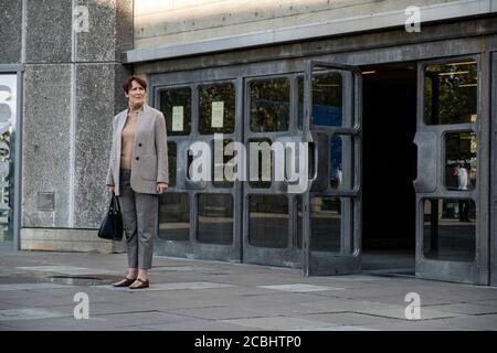 FIONA SHAW dans KILLING EVE (2018), dirigé par PHOEBE WALLER-BRIDGE. Saison 3 Episode 2 la gestion suce. Crédit : films / Album SID GENTLE Banque D'Images