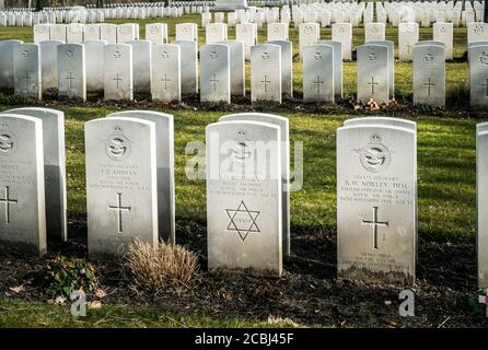 Berlin, Allemagne 1939 -1945 Commonwealth War Graves Commission Cimetière juif - soldat de la Royal Air Force - Étoile de David Banque D'Images