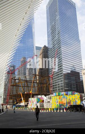 Mélange intéressant d'architecture contemporaine au World Trade Center de Manhattan. Banque D'Images