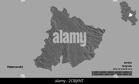 Forme de Pomoravski, district de Serbie, avec sa capitale isolée sur fond solide. Échelle de distance, aperçu de la région et libellés. Élévation biniveau m Banque D'Images