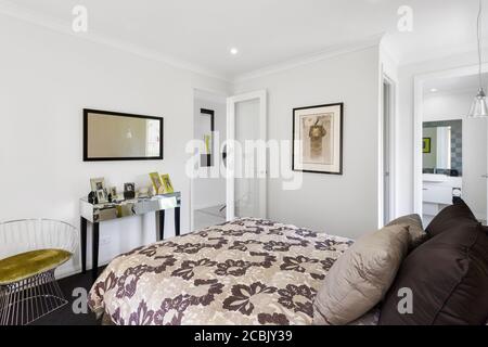 Chambre design dans une maison moderne de luxe Banque D'Images