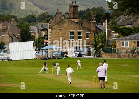 Hayfield village, High Peak, Derbyshire, village terrain de cricket Banque D'Images