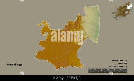 Forme de Mpumalanga, province d'Afrique du Sud, avec sa capitale isolée sur fond solide. Échelle de distance, aperçu de la région et libellés. Topographique r Banque D'Images