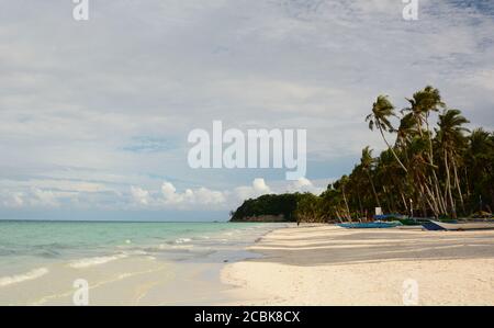 Vue sur la plage de White. Île Boracay. Visayas de l'Ouest. Philippines Banque D'Images