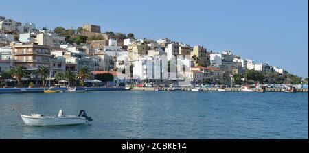 Bateaux de pêche dans le port de Sitia sur l'île grecque de Crète Banque D'Images