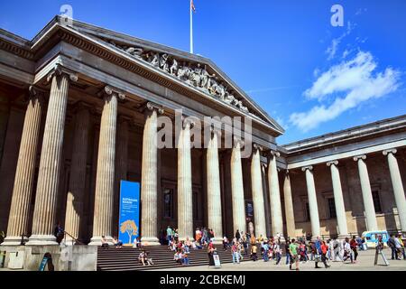 Londres, Royaume-Uni, 24 juillet 2011 : le British Museum de Bloomsbury, fondé en 1753, est une destination touristique populaire l Banque D'Images