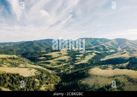 Vue aérienne d'une belle chaîne de montagnes de Zlatibor, Serbie Banque D'Images