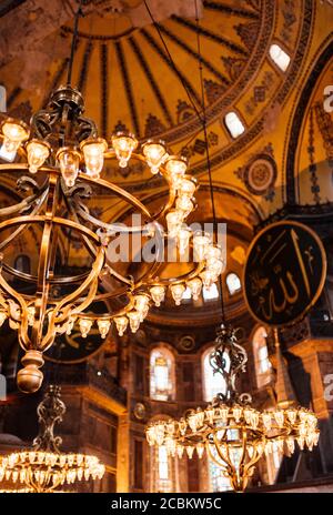 Intérieur de Sainte-Sophie (Aya Sofya), Sultanahmet, Istanbul, Turquie Banque D'Images