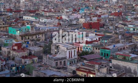 Paysage urbain à grand angle de la vieille Havane, de la Havane, de Cuba Banque D'Images